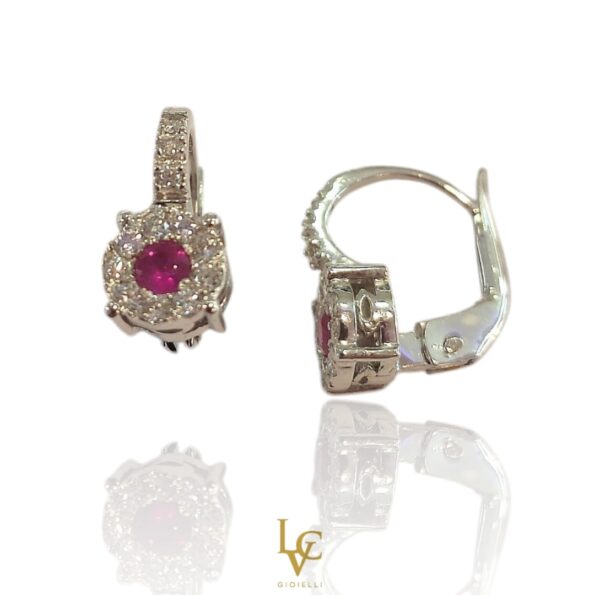 Orecchini magic round rubino con diamanti