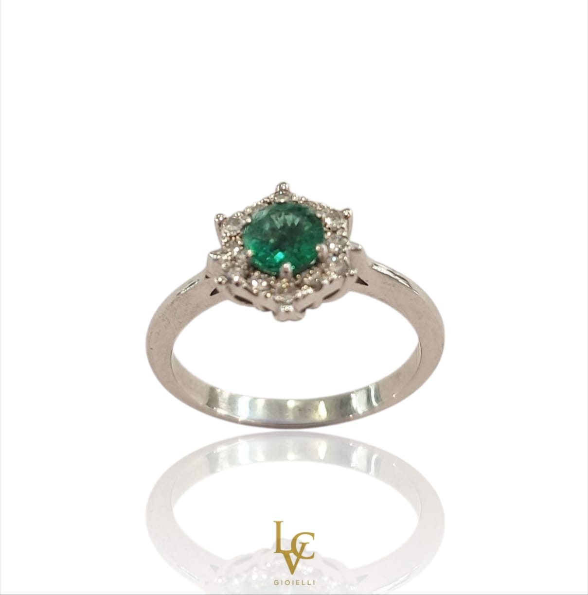 Anello eleganza infinita con smeraldo